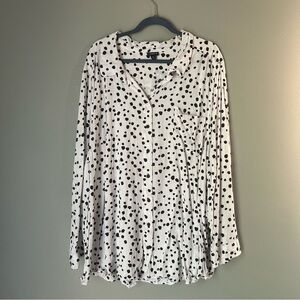 Torrid Size 6 White with Black Spots Button Up Long Sleeve Shirt